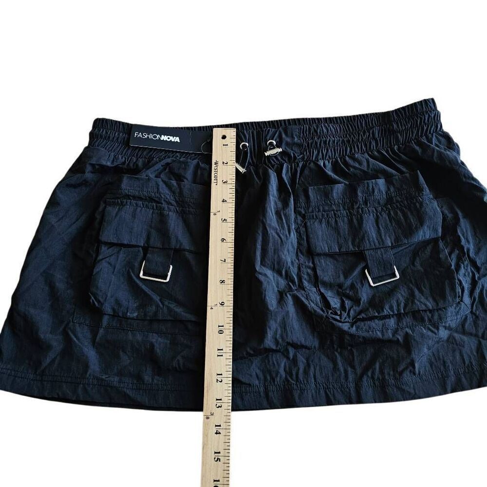 Fashion nova womens Sz 1X black nylon mini cargo skirt - Picture 5 of 7